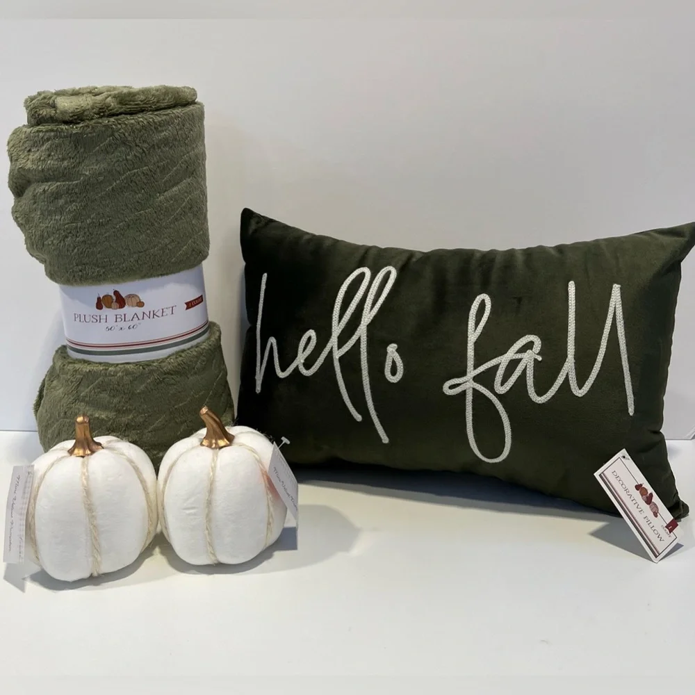 Target 🎯 Fall Pillow, Plush Blanket & Pumpkins Bundle